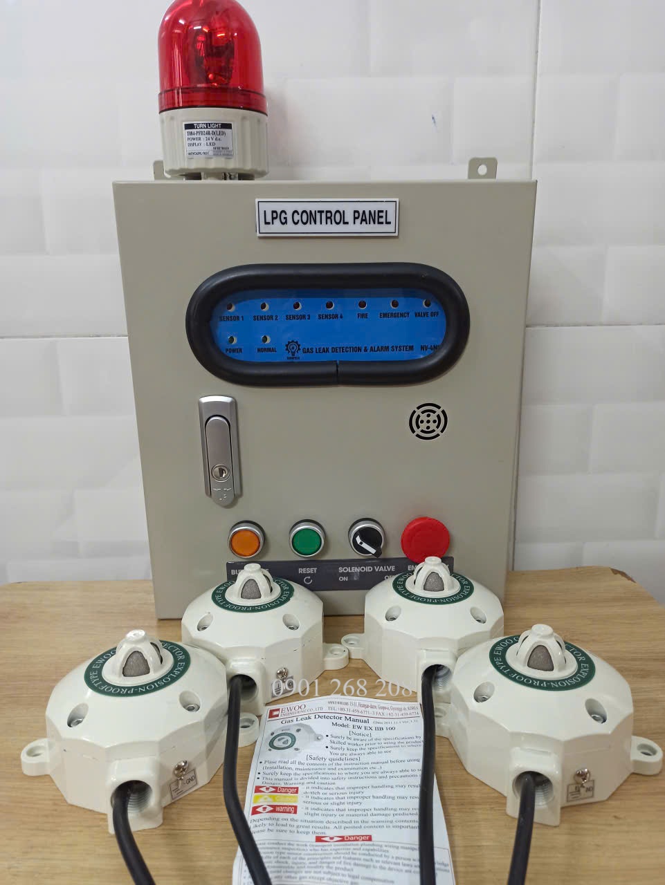 TỦ BÁO RÒ GAS KẾT NỐI 4 KÊNH ĐÂU DÒ EW EXIIB 100 EWOO